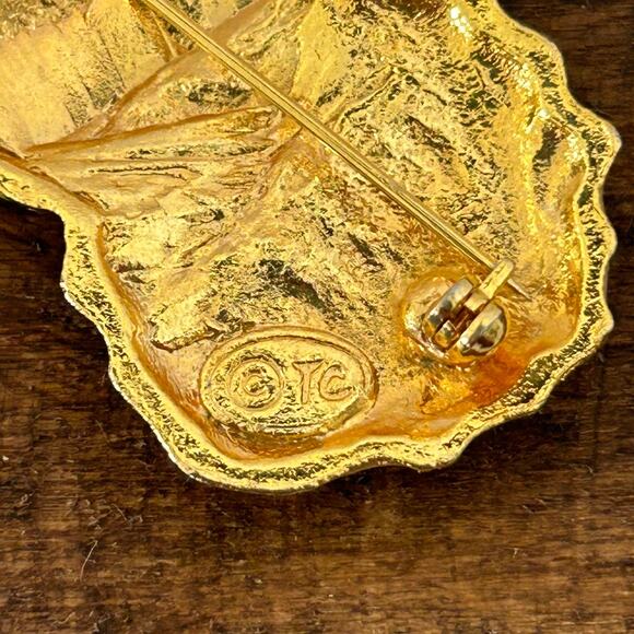 Vintage TC Santa Enamel 2" Pin Holiday Christmas Brooch Costume Jewelry Fashion - Picture 4 of 7